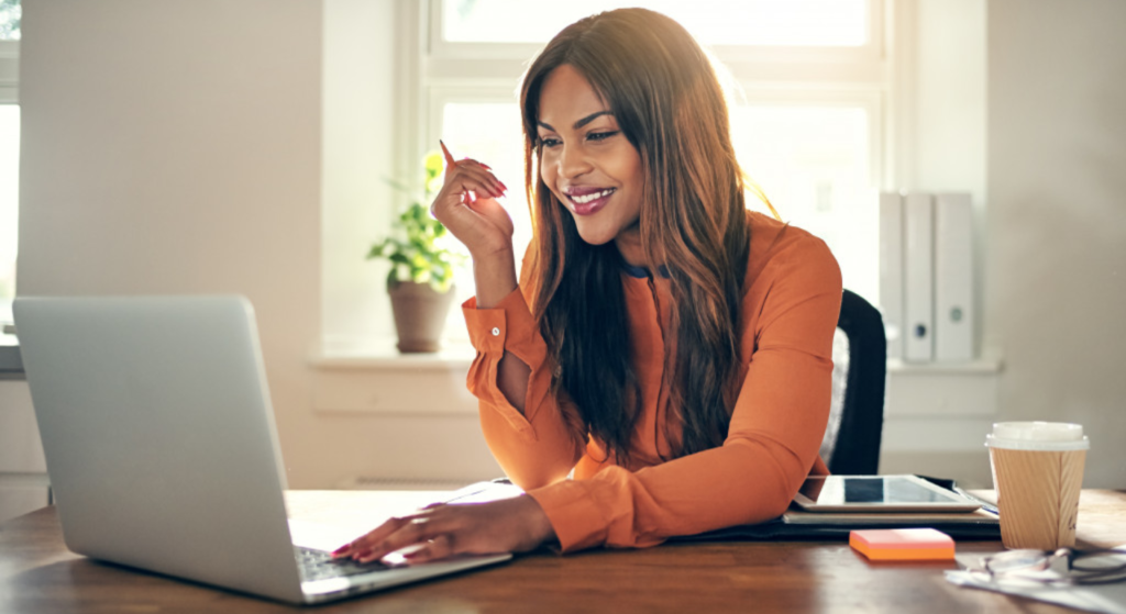 Virtual Assistant looking at the computer